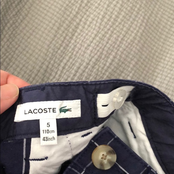 Like New- worm Once Lacoste button shorts - Picture 3 of 4
